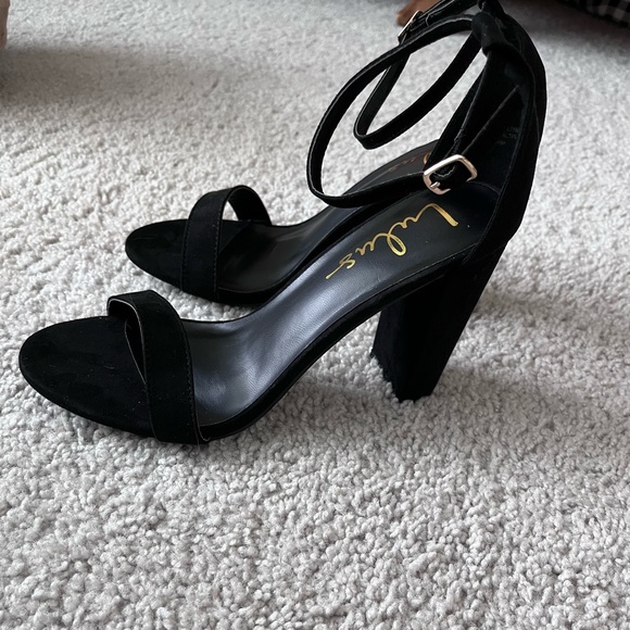 Lulus chunky heels! Size 7.5 Never worn. - Picture 1 of 3